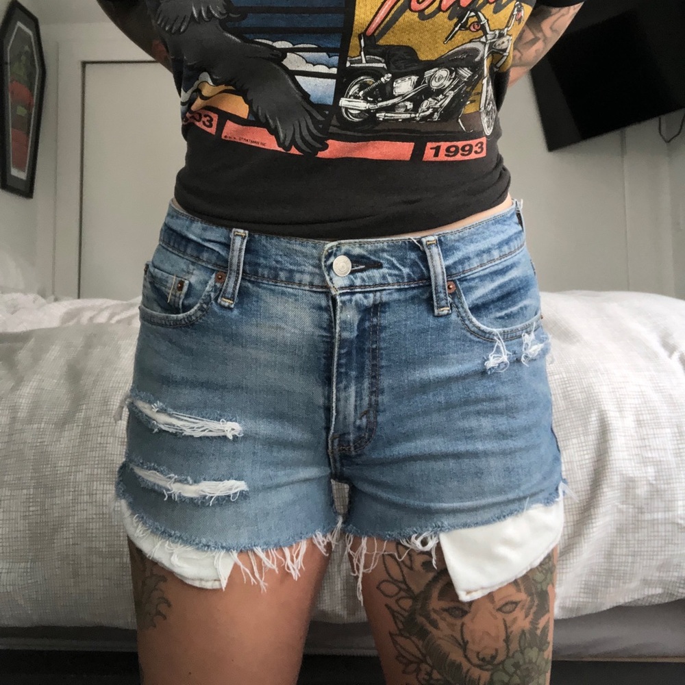 Vintage Levi’s custom cut off jean booty shorts